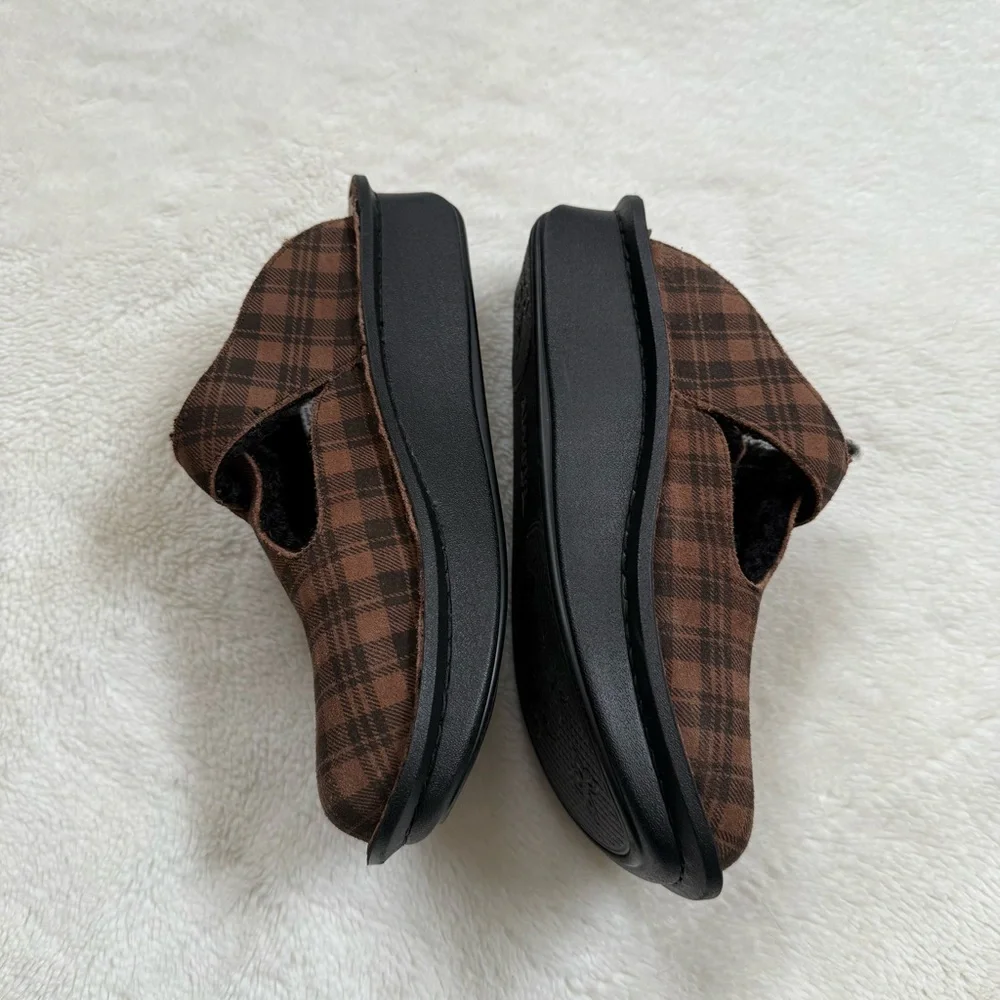 Alegria Brown Plaid Classic Kickin it Shearling Clog Size 8 - Picture 3 of 10